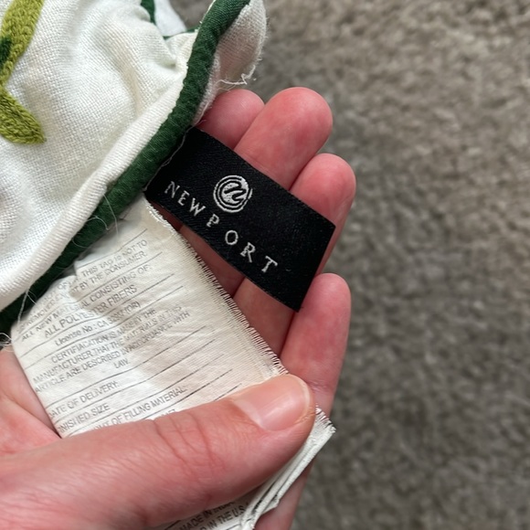 Newport throw pillow - Picture 3 of 4